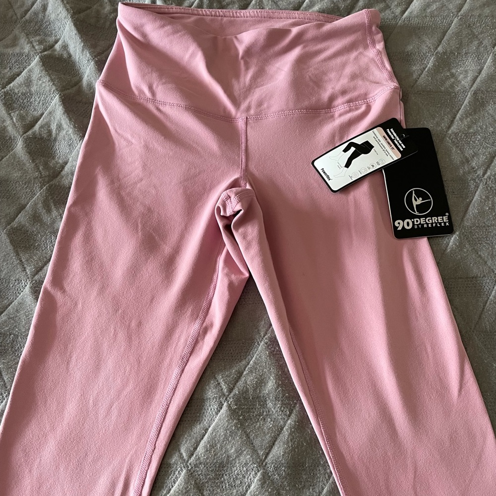 Light pink capri yoga pants